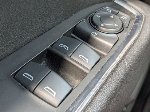 Used 2025 Chevrolet Silverado 1500 LT image 23