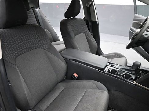 Used 2025 Toyota Camry LE image 26