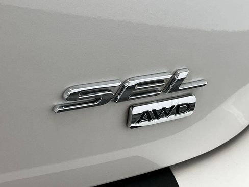 Used 2016 Ford Edge SEL w/ Equipment Group 201A AWD/4WD image 33