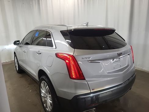 Used 2019 Cadillac XT5 Premium Luxury FWD image 3