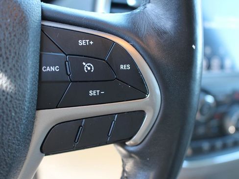 Used 2018 Jeep Grand Cherokee Limited image 21