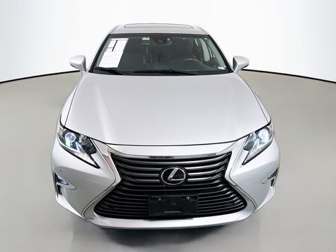 Used 2017 Lexus ES 350 w/ Premium Package FWD image 2