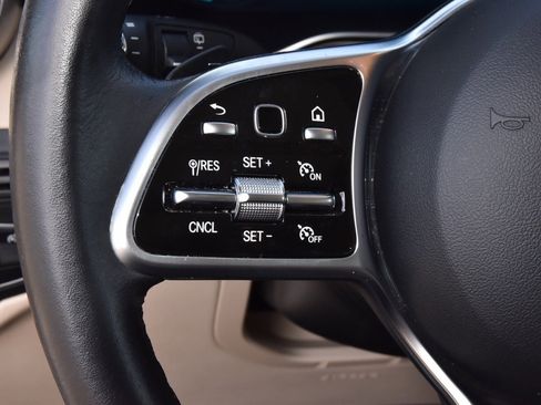 Used 2022 Mercedes-Benz GLC 300 image 23