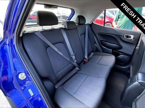 Used 2023 Hyundai Venue SE FWD image 24