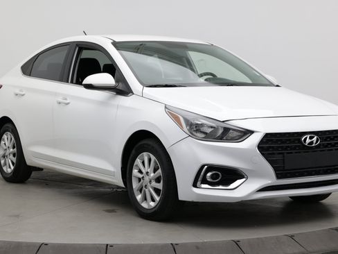 Used 2022 Hyundai Accent SEL FWD image 3