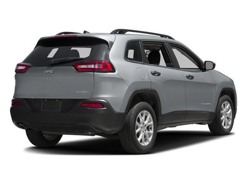 Used 2017 Jeep Cherokee Sport AWD/4WD image 3