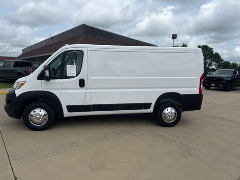 Used 2023 RAM ProMaster 2500 image 2