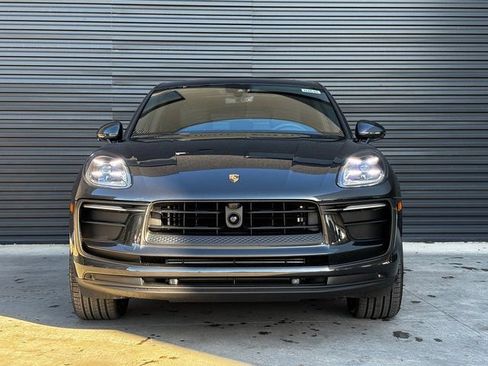 Certified 2026 Porsche Macan AWD/4WD image 10