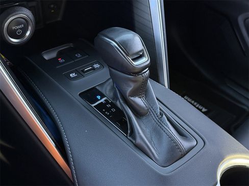 Used 2024 Toyota Venza XLE image 18