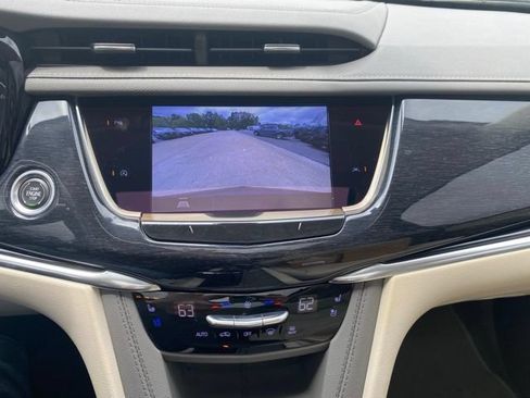 Used 2023 Cadillac XT6 Premium Luxury FWD image 22
