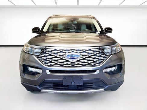 Used 2020 Ford Explorer Platinum w/ Premium Technology Package AWD/4WD image 2