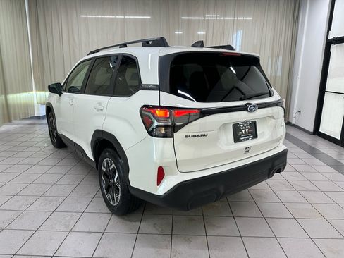 Used 2025 Subaru Forester Premium AWD/4WD image 10