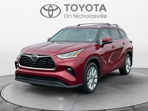 Used 2021 Toyota Highlander Limited AWD/4WD image 1