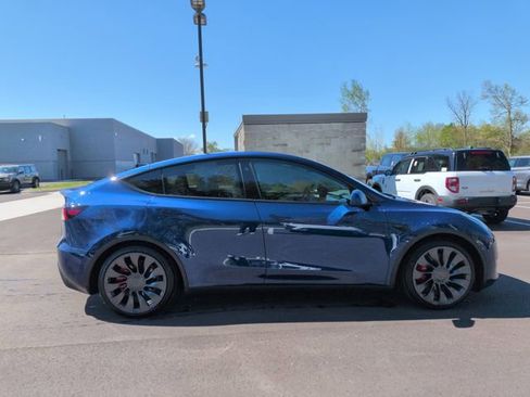 Used 2024 Tesla Model Y Performance AWD/4WD image 4