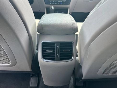 Used 2018 Hyundai Tucson Value FWD image 28