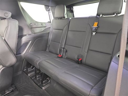 Used 2022 Chevrolet Tahoe Z71 w/ Off-Road Capability Package image 21