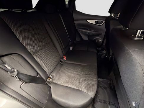 Used 2022 Nissan Rogue Sport S image 14