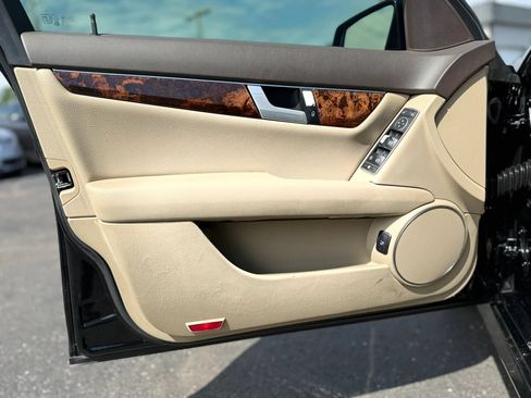 Used 2013 Mercedes-Benz C 250 Sedan image 38