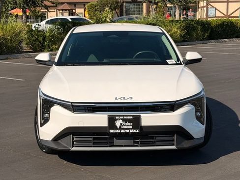 Used 2025 Kia K4 EX FWD image 3