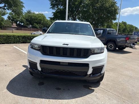 Certified 2023 Jeep Grand Cherokee L Laredo AWD/4WD image 2