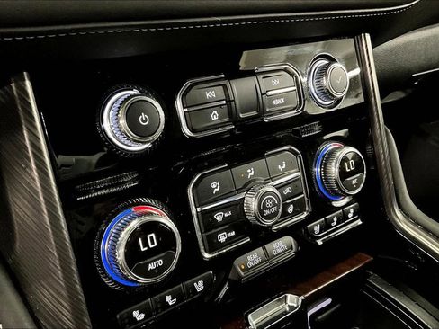 Used 2024 GMC Yukon XL Denali Ultimate image 15