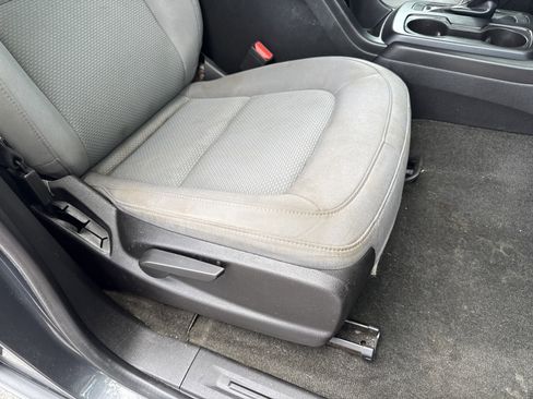 Used 2017 GMC Canyon 2WD Crew Cab w/ Convenience Package image 21