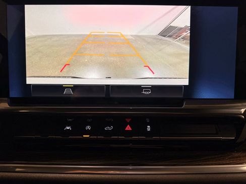 Used 2022 Chevrolet Silverado 1500 LT image 22