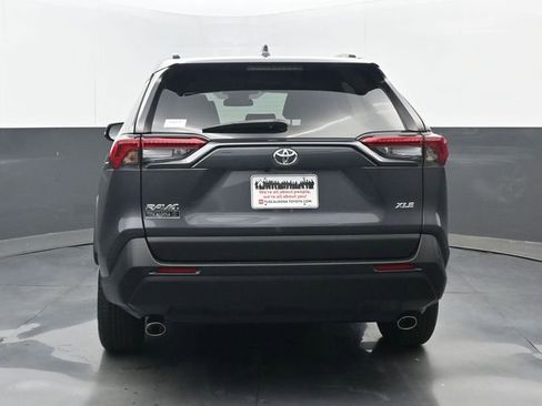 Used 2022 Toyota RAV4 XLE w/ Convenience Package FWD image 21