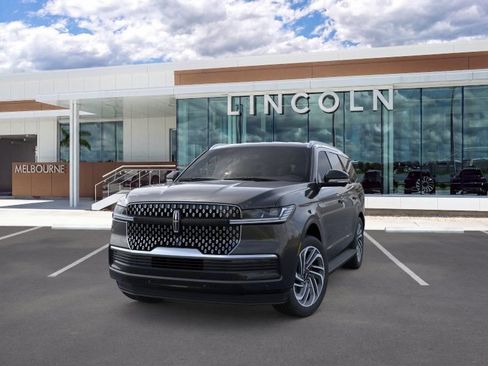 New 2026 Lincoln Navigator Premiere AWD/4WD image 2