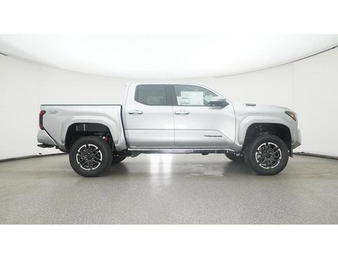 New 2025 Toyota Tacoma TRD Sport image 27