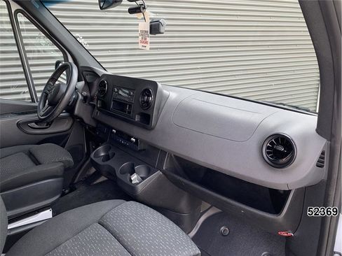 Used 2023 Mercedes-Benz Sprinter 2500 image 29