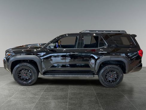 Used 2025 Toyota 4Runner TRD Off-Road Premium AWD/4WD image 4