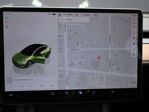 Used 2022 Tesla Model 3 Standard Range image 23