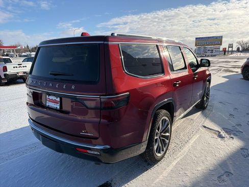 Used 2022 Jeep Wagoneer Series III w/ Premium Group I image 5