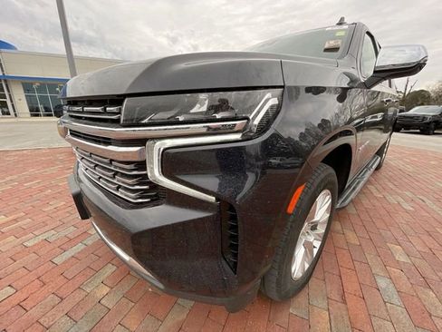 Used 2023 Chevrolet Suburban Premier AWD/4WD image 8