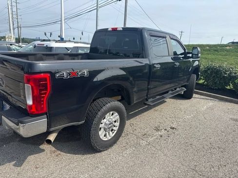 Used 2017 Ford F250 XL w/ STX Appearance Package AWD/4WD image 4