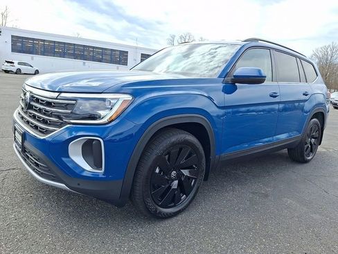 New 2026 Volkswagen Atlas SE image 2