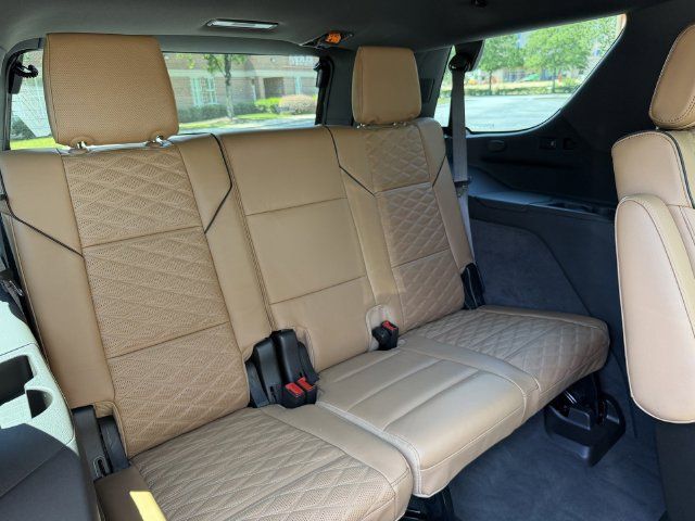 Used 2021 Cadillac Escalade Premium Luxury w/ Performance Package AWD/4WD image 34