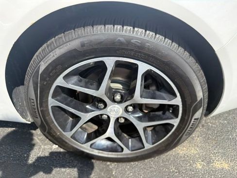 Used 2017 Buick Regal Sport Touring FWD image 31
