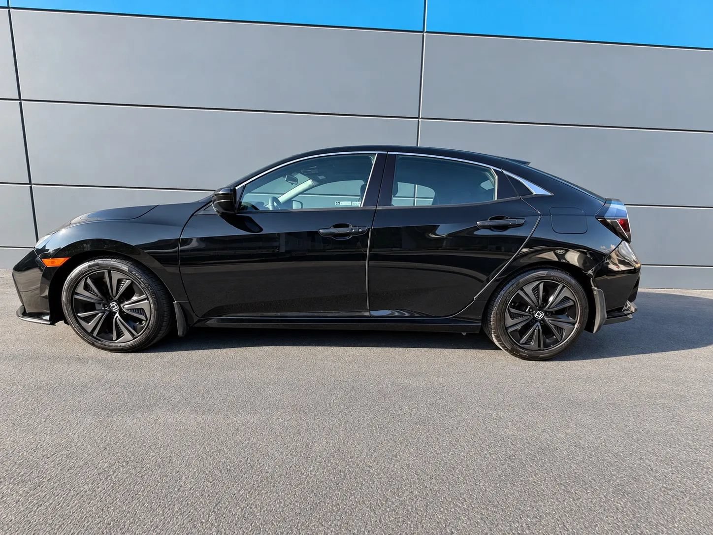 Used 2019 Honda Civic EX image 8