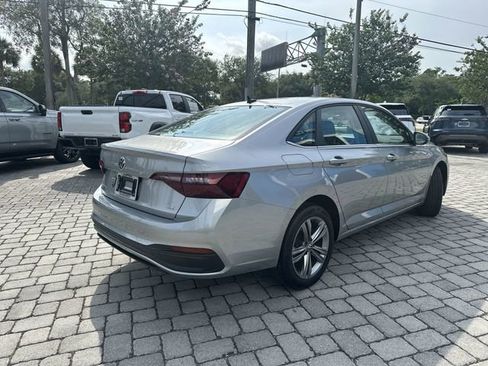 Used 2024 Volkswagen Jetta SE FWD image 33