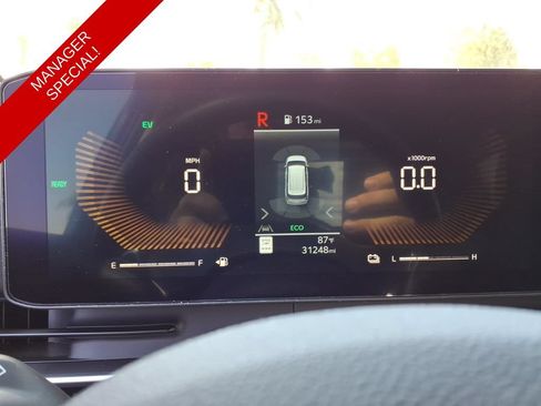 Used 2025 Kia Carnival LXS FWD image 9