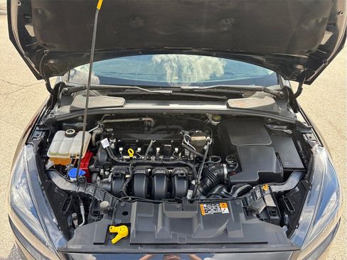 Used 2015 Ford Focus SE FWD image 36