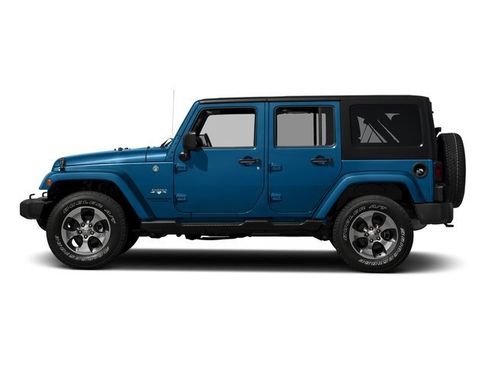 Used 2016 Jeep Wrangler Unlimited Sahara w/ Connectivity Group AWD/4WD image 3