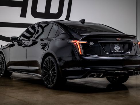 Used 2024 Cadillac CT5 V w/ LPO, ONYX Package image 30