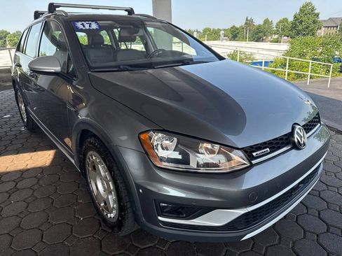 Used 2017 Volkswagen Golf Alltrack SE AWD/4WD image 4