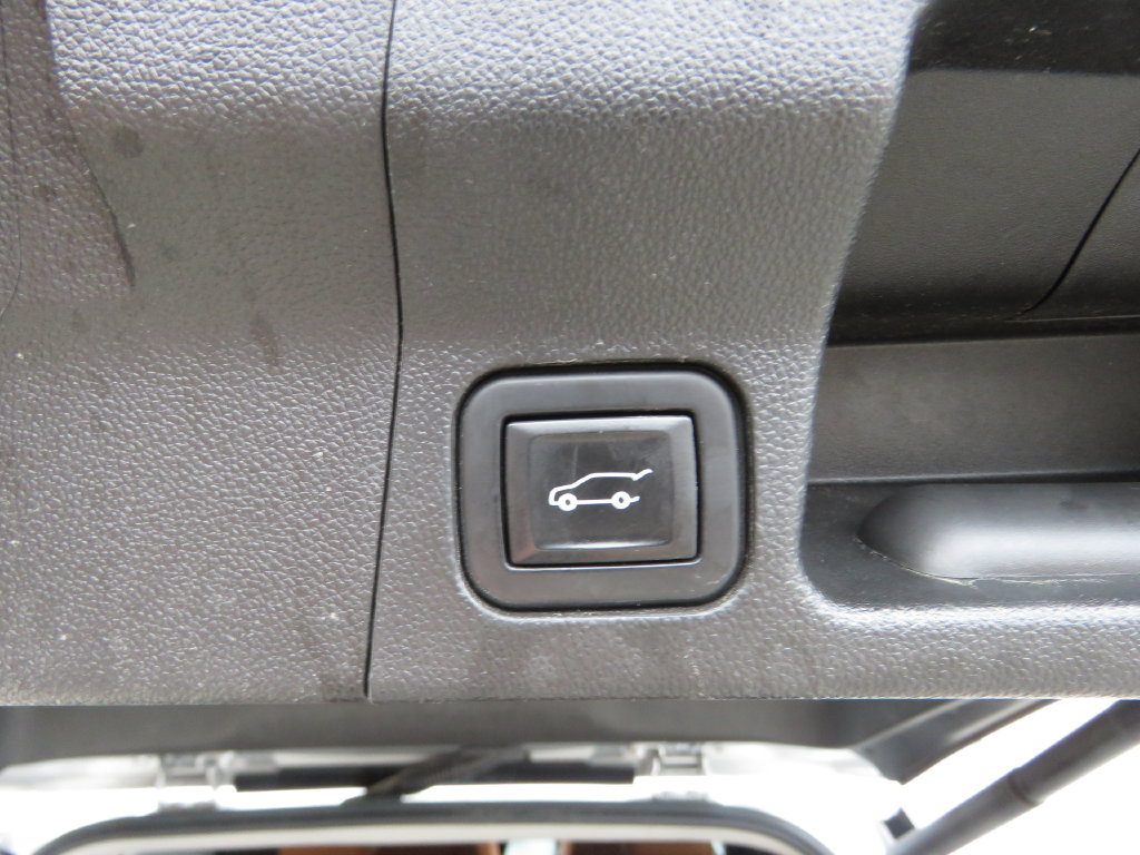 Used 2020 GMC Acadia AT4 w/ Driver Alert Package II AWD/4WD image 19