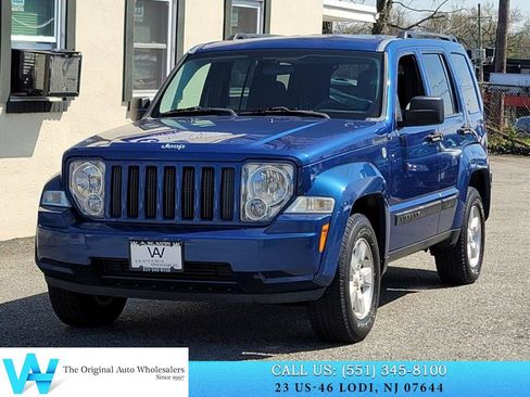 Used 2010 Jeep Liberty Sport w/ Popular Equipment Group AWD/4WD image 3