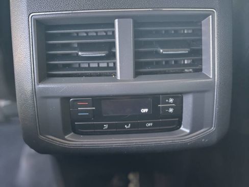 Used 2018 Volkswagen Atlas SE image 18