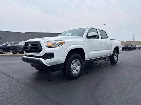 Used 2023 Toyota Tacoma SR AWD/4WD image 3